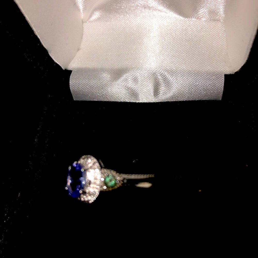 Genuine (& rare) Tanzanite- Alexandranite - Diamond Ring - Picture 6 of 6